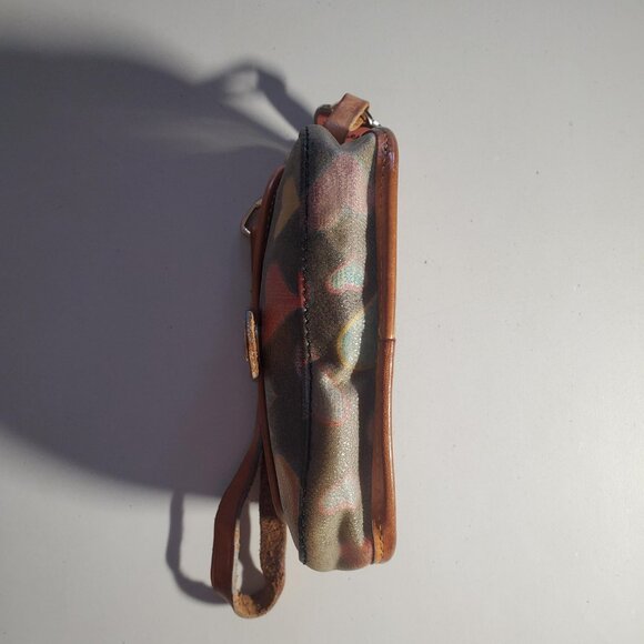 Vintage Y2K Dooney & Bourke Heart logo Wristlet **Read Description** - Picture 7 of 16